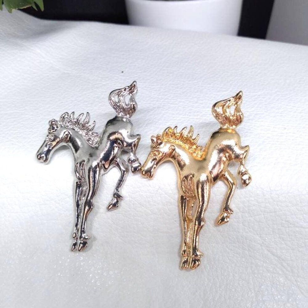 Jumping Running Galloping Horse Pin Antique Pinback Retro Vintage backpack